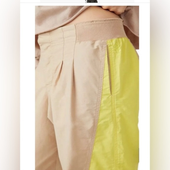 Free People fp movement Mesmerize Me tan & yellow Cargo Pants size small new - Picture 3 of 7